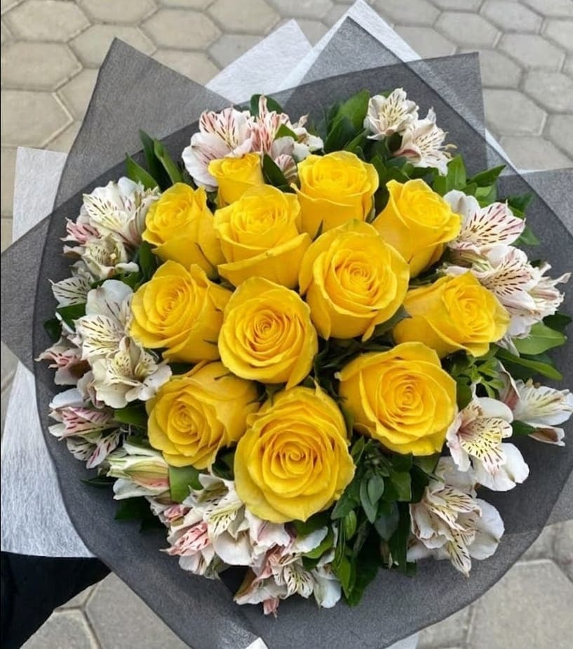 Ramo de Rosas con Astromelias